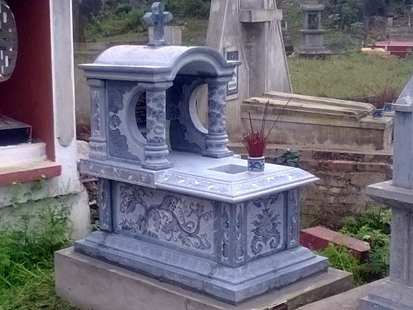mộ mái đao, mộ đá công giáo