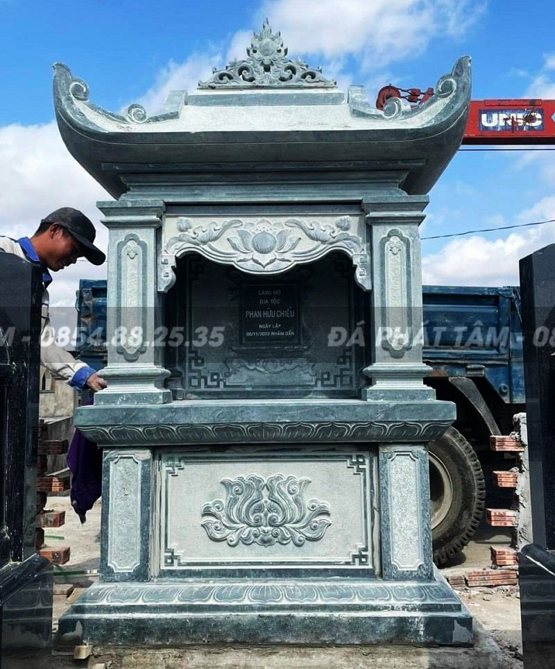 Lăng thờ đơn đá xanh rêu PT149 - Làm lăng mộ đá đến Đá Phát Tâm- lang tho don da xanh reu 4 Da Phat Tam Lam lang mo da den Da Phat Tam