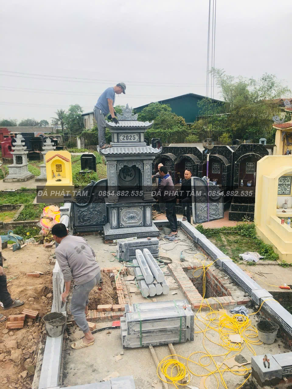 Hoàn Thiện Khu Lăng Mộ Đá Xanh Đen