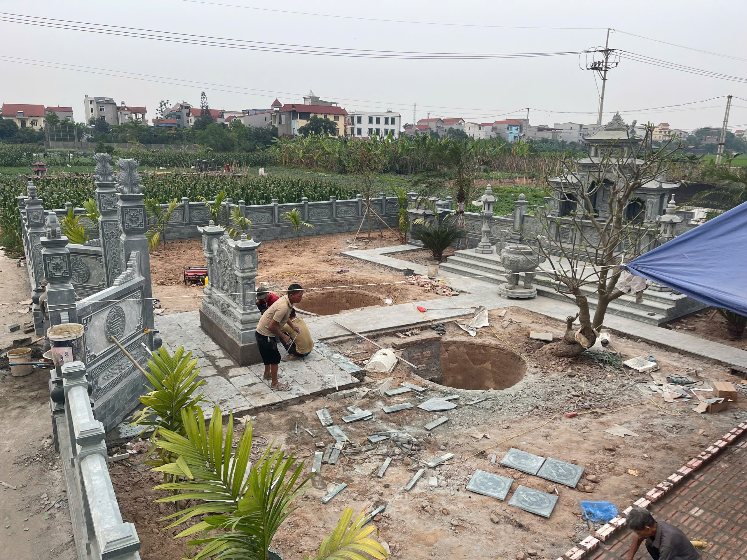 Thi Công Lăng Mộ Đá Tại Hà Nội – Bền Vững Không Gian Linh Thiêng Cho Dòng Tộc- z6621029535598 343fb703589eed5f9cd958be6e7889e7 scaled