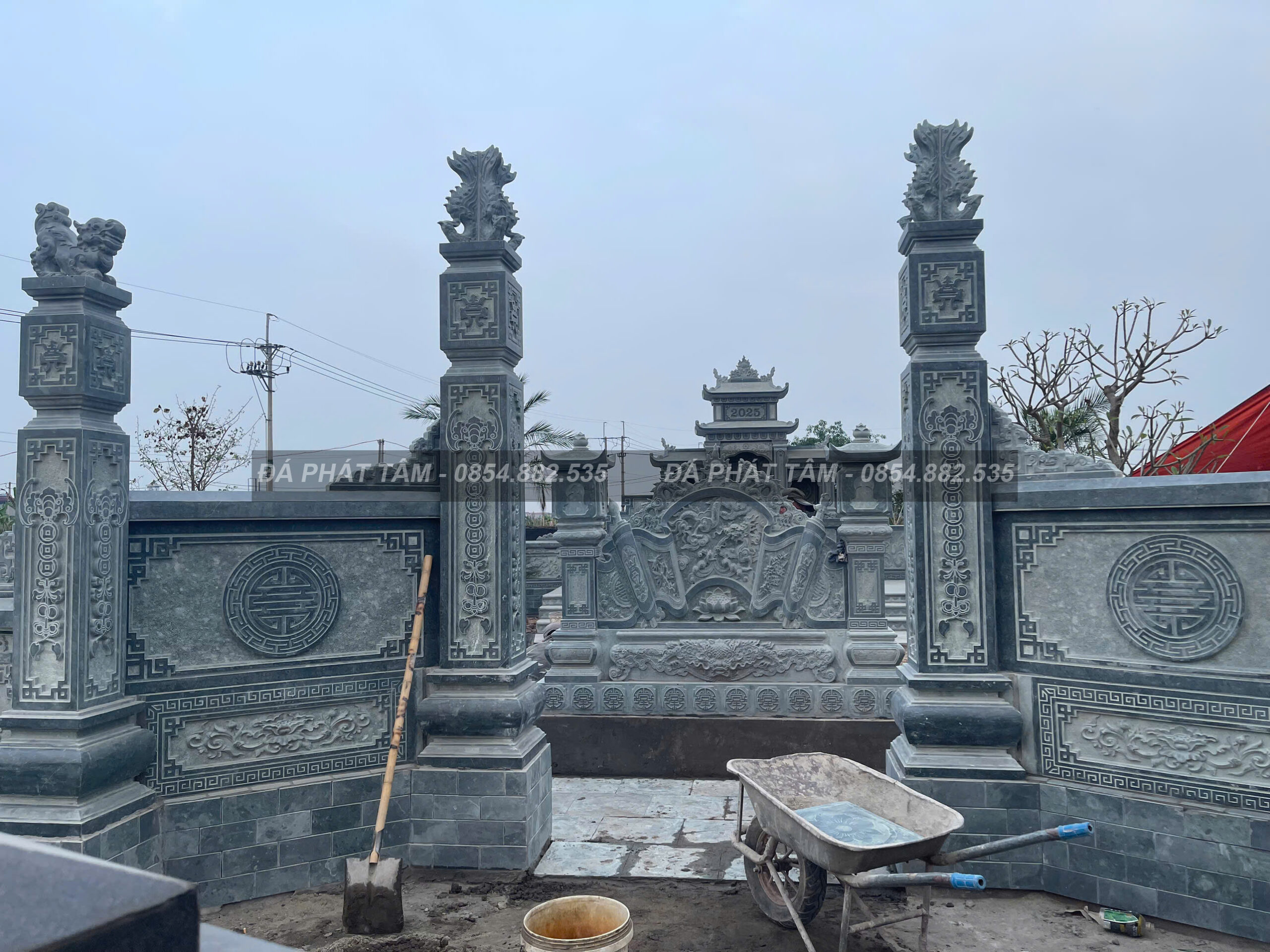 Thi Công Lăng Mộ Đá Tại Hà Nội – Bền Vững Không Gian Linh Thiêng Cho Dòng Tộc- z6621029548888 036e81b39b08c1d190d515c0a99bb3e3 1 scaled