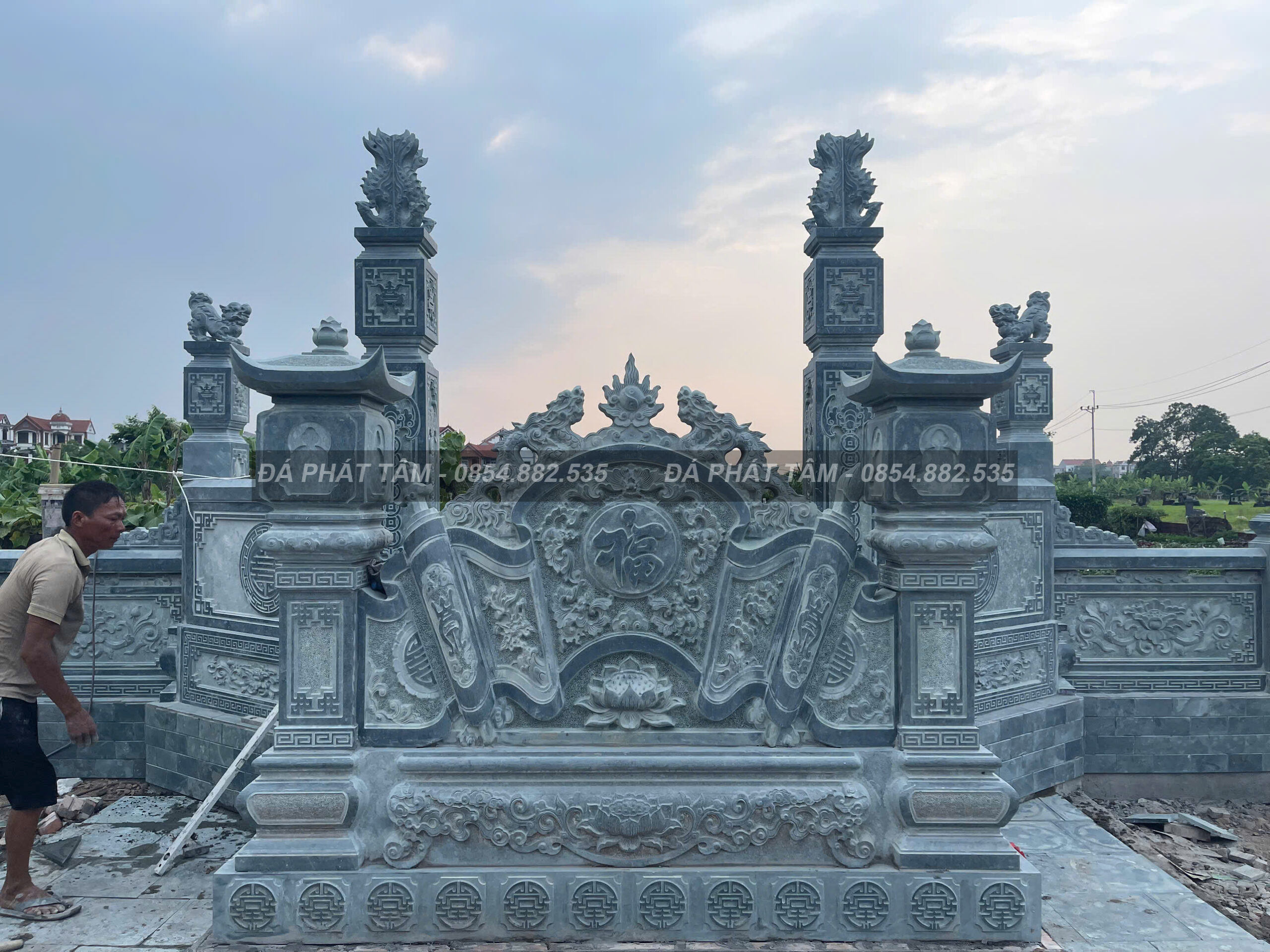Cuốn Thư Đá Cuốn Thư Đá