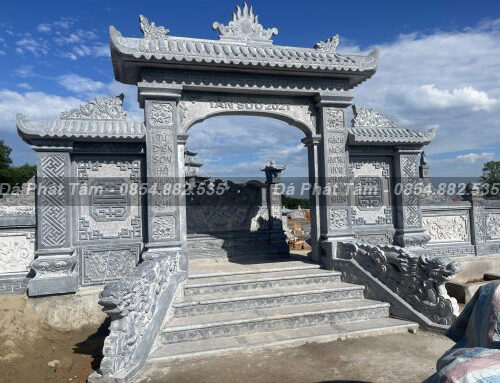 Cổng đá xanh đen có mái cho nhà thờ họ – Chuẩn Phong Thuỷ – PT351