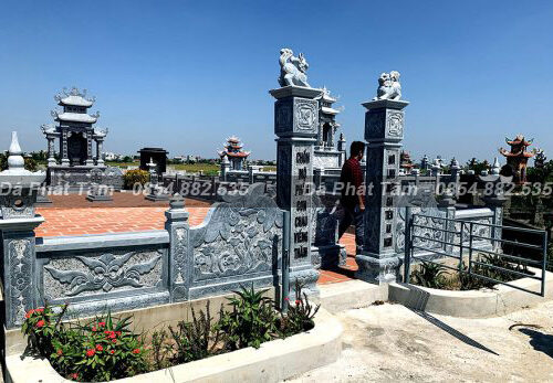 Mẫu lăng mộ đá xanh Ninh Bình chạm khắc tinh xảo – Chuẩn Phong Thuỷ – PT410