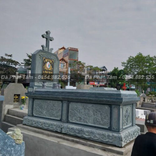 Mộ đá xanh rêu cho người theo đạo Thiên Chúa – Chuẩn Phong Thuỷ – PT253