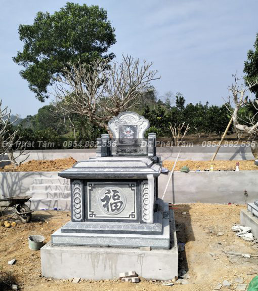 Mộ hậu bành đơn đá xanh rêu họa tiết chữ Hán – Chuẩn Phong Thuỷ – PT269- Mo da hau banh don DT MDHB04 hoa tiet chu han tinh te