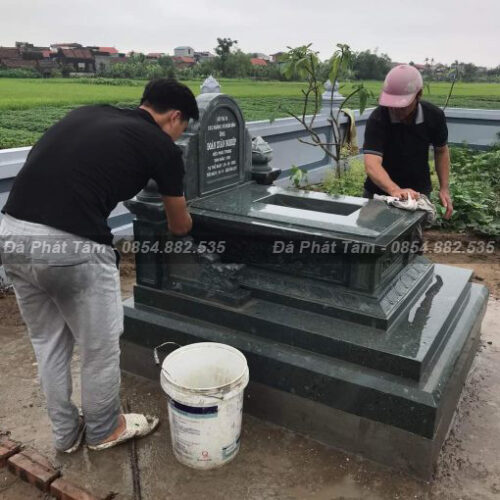 Mộ tam cấp đá xanh rêu lắp đặt tại Quảng Ninh – Chuẩn Phong Thuỷ – PT317