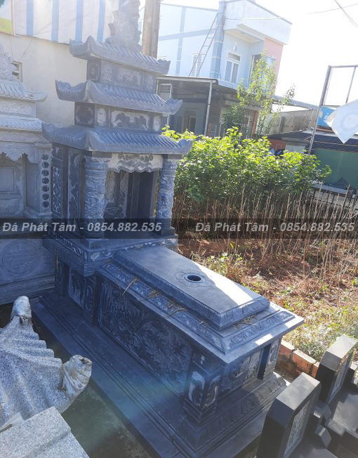 Mộ đơn đá xanh tự nhiên 3 mái chùa uy nghiêm – Chuẩn Phong Thuỷ – PT280- Mo don da xanh tu nhien DT MDD04 ba mai uy nghiem