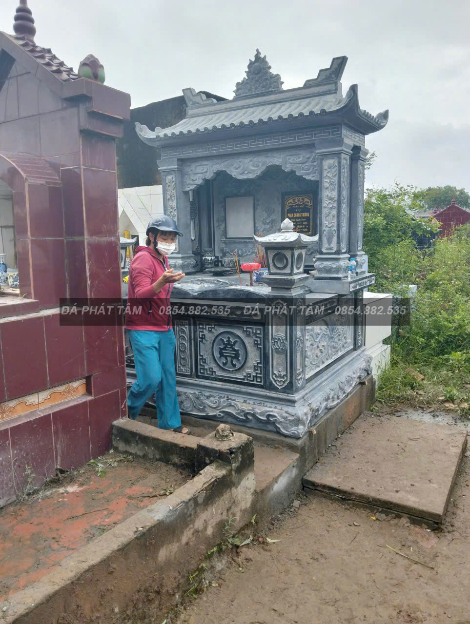 Mộ đôi 1 mái đá xanh đen – Chuẩn Phong Thuỷ – PT436- z6988209860374 7ecf2de0cca4ab7452a46b2e6017d7b7