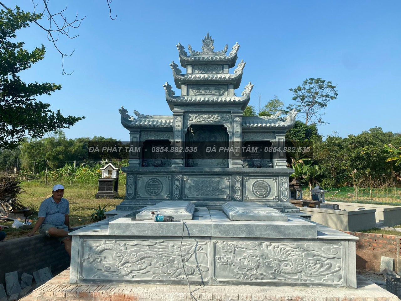 Lăng Thờ Ba Mái Đá Xanh Rêu Cao Cấp Chuẩn Phong Thuỷ