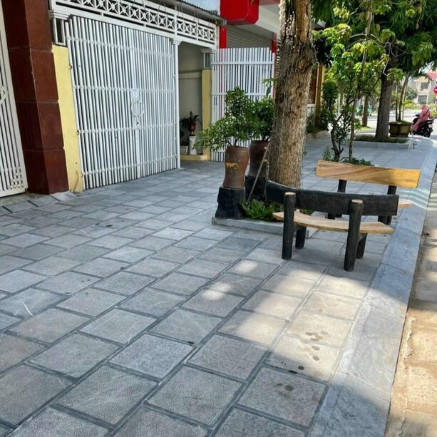 Nên Lát Đá Theo Mạch Vuông Hay Mạch So Le? Cách Thi Công Đẹp, Chuẩn Kỹ Thuật Và Không Đọng Nước- den thanh hoa bam mat tru vien 30x30 1 min