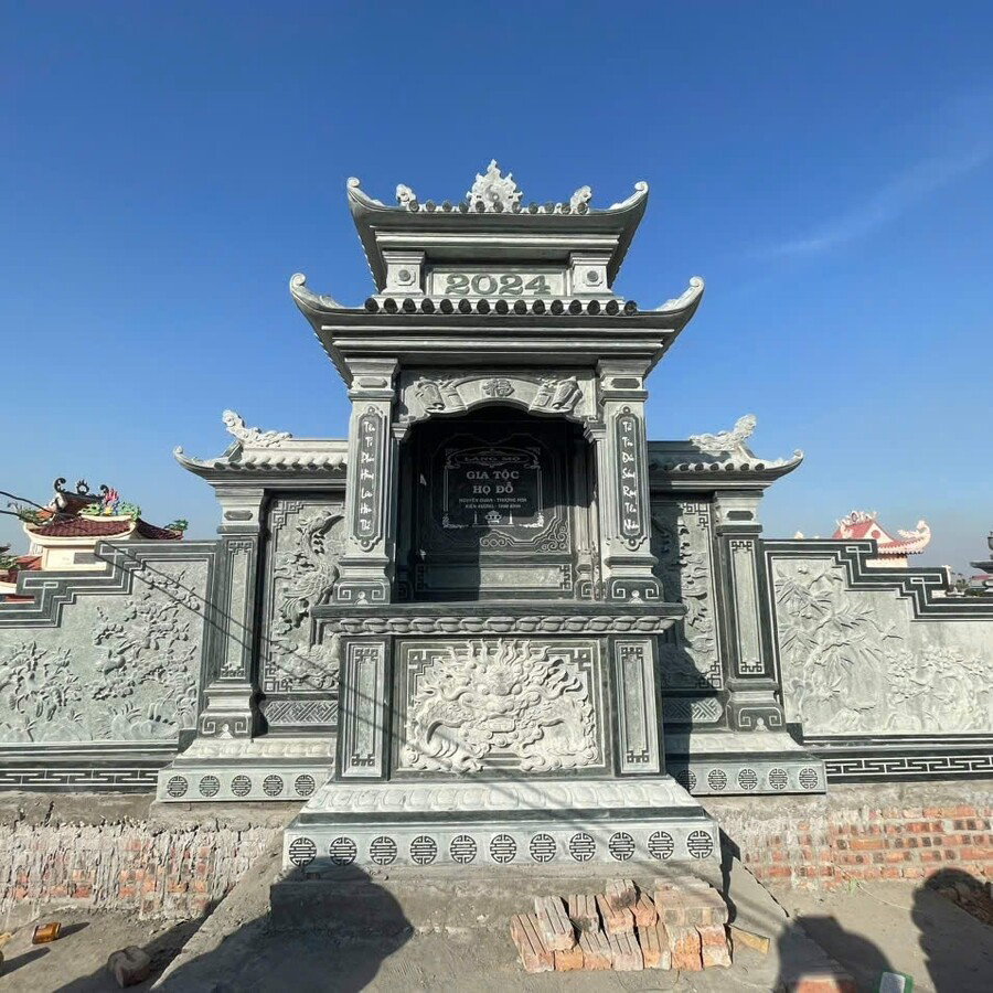 Lăng Thờ Đá Cánh Hoa Văn Tinh Xảo