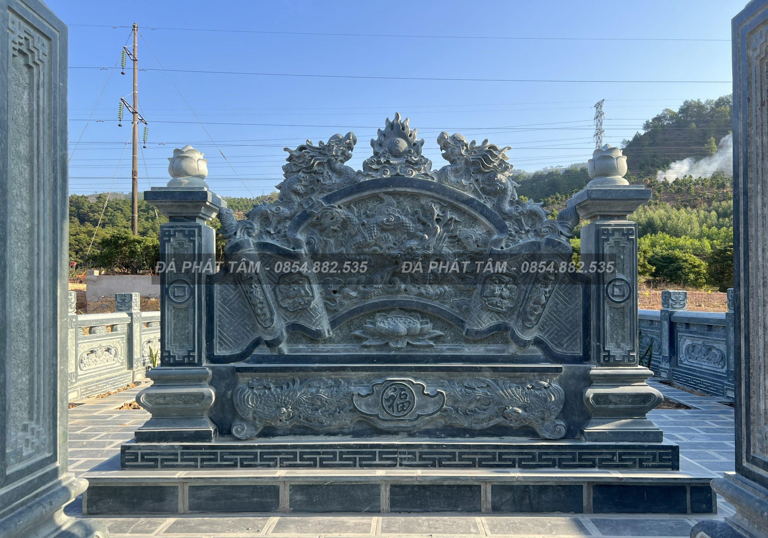 Cuốn Thư Điêu Khắc Tinh Xảo