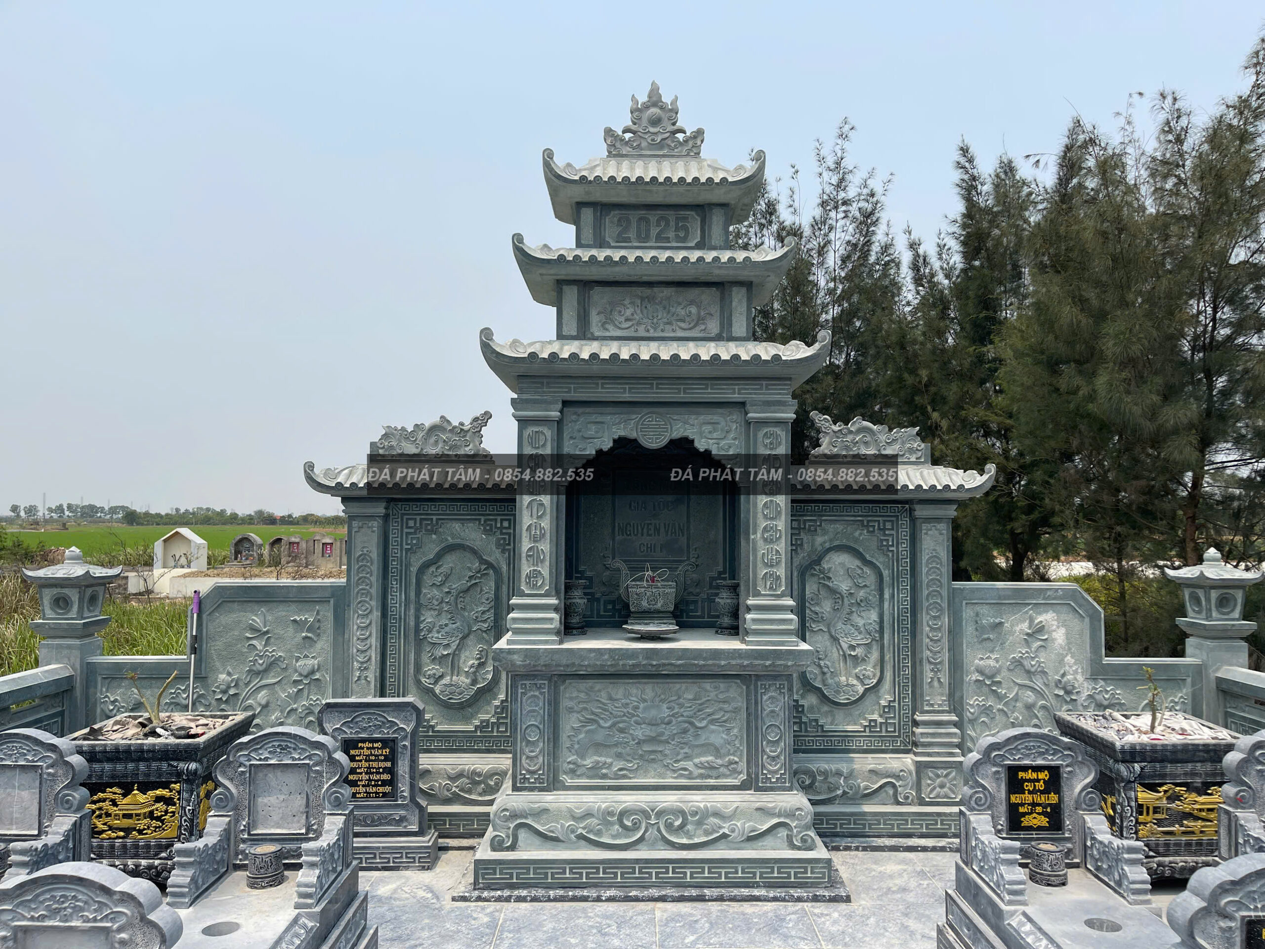 99 MẪU LĂNG THỜ ĐÁ ĐẸP NHẤT 2025 – XU HƯỚNG MỘ ĐÁ, Ý NGHĨA PHONG THỦY VÀ LƯU Ý KHI THI CÔNG CUỐI NĂM- z6487578496005 5058787936fa28eb8fbd3999b37dec0a scaled