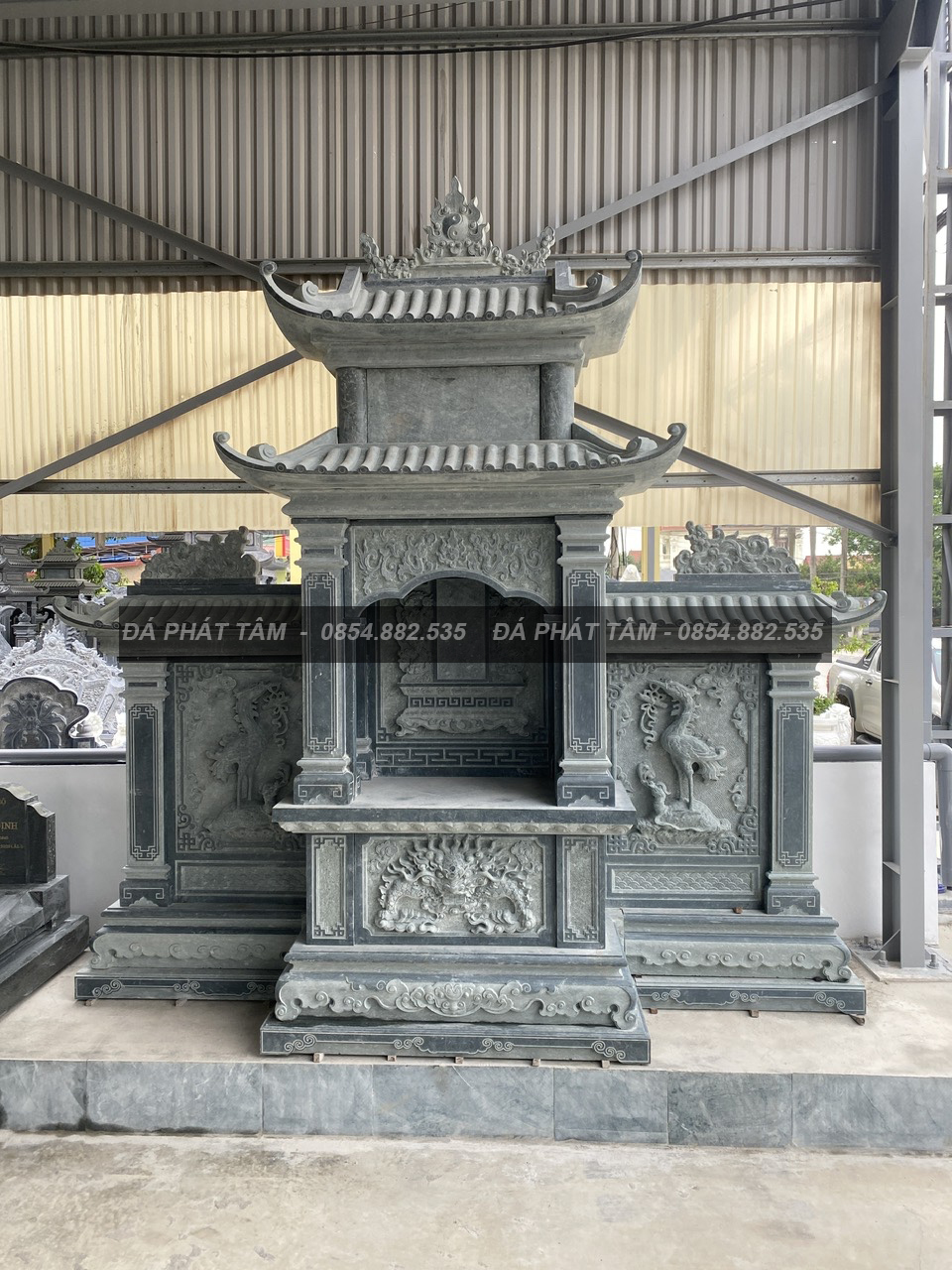 Lăng Thờ Đá Hai Mái Hoa Văn Rồng Phượng